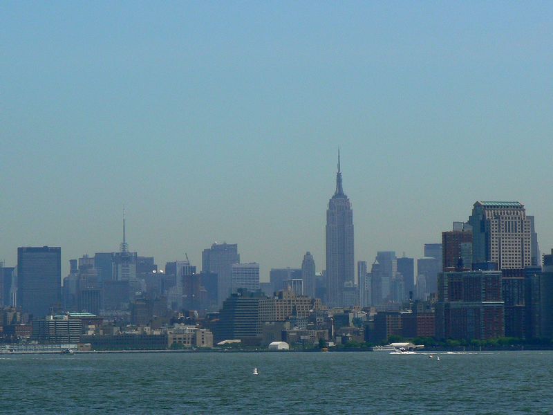 Empire State Building: Empire State Building vu de Liberty Island